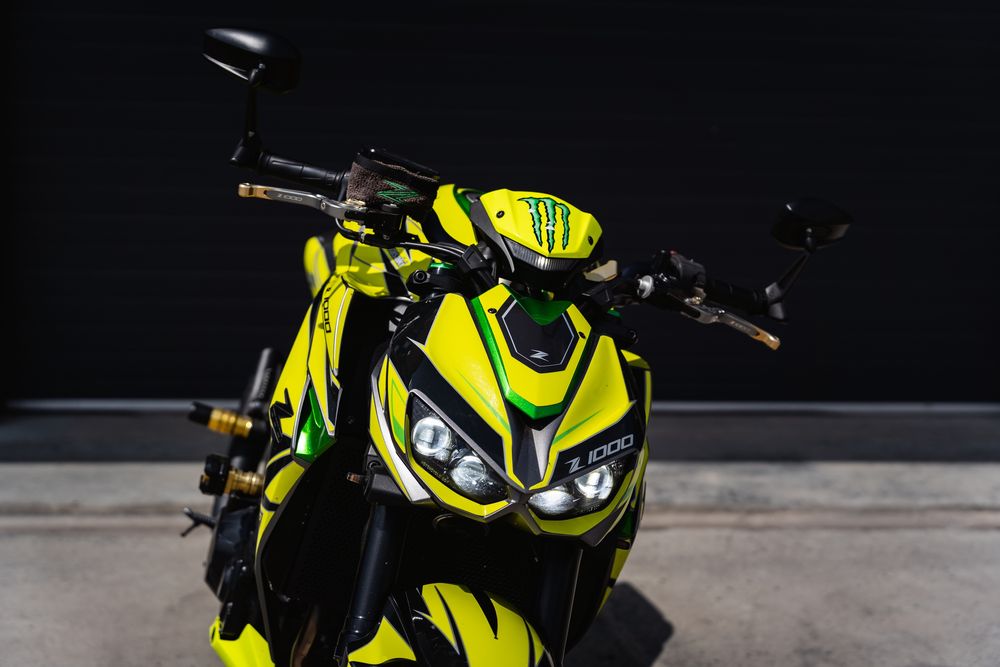 Moto KAWASAKI z1000