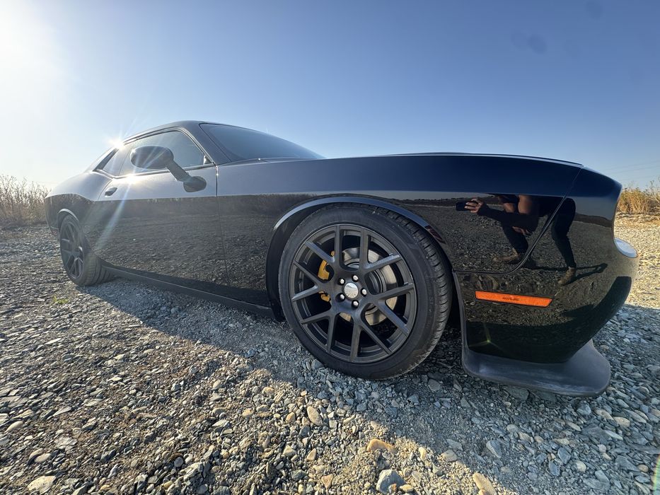 Dodge Challenger 5.7 Hemi manual facelift