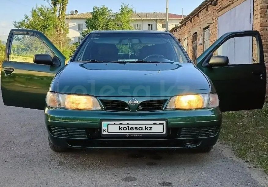 Продаю Nissan Almera n15 1995 год, объем двигателя 1,6 литра