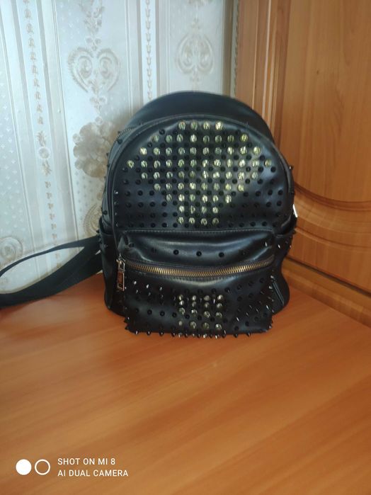 Дамски раници и чанти