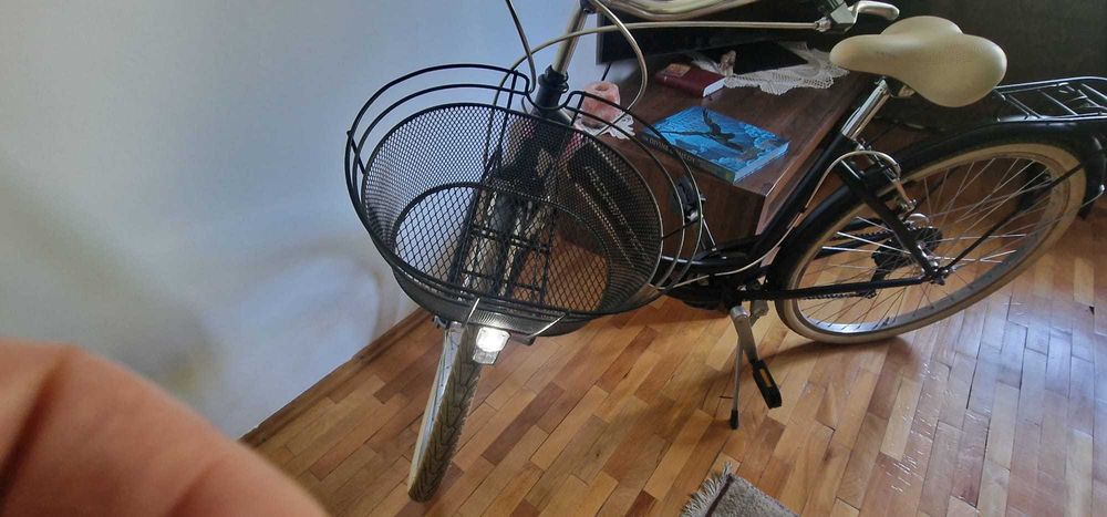 Vand Bicicleta Oras Adriatica Panda Lady - 26 Inch - echipata cu frane v-brake, 6 viteze etc.