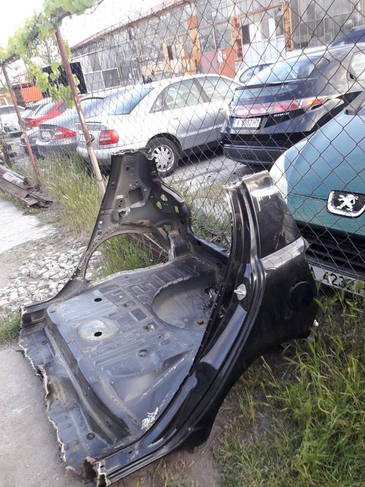 За Тойота ярис 2003