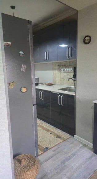 Срочно Продаётся ТШевченка 2/5/5 с мебелью техника ремонт хороший !