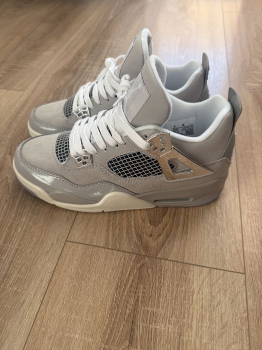 Jordan 4 Frozen Moments (Marimea 39)