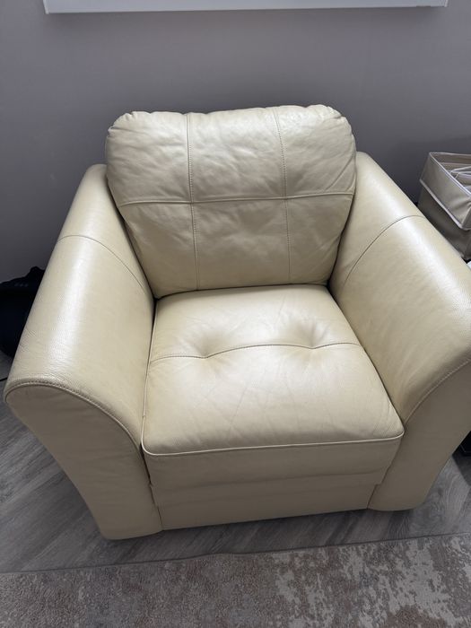 Диван угловой , кресло.