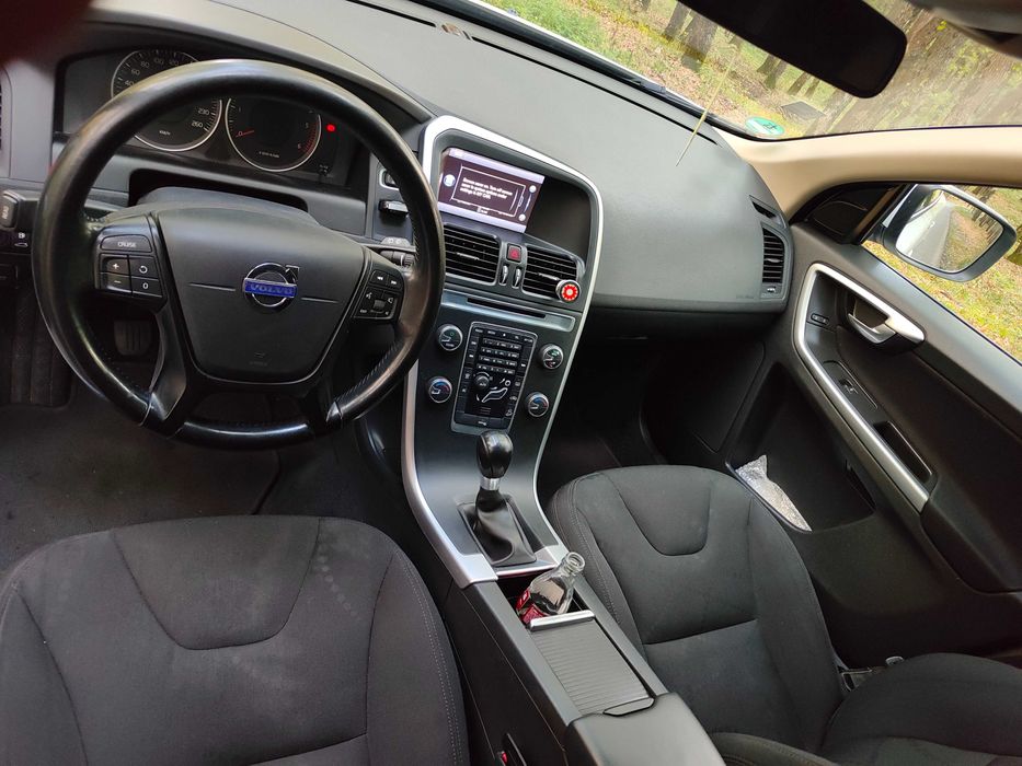 Volvo XC60 4x4 - Diesel ( Driv-e )  , Euro 5 - 2012 - Impecabil .