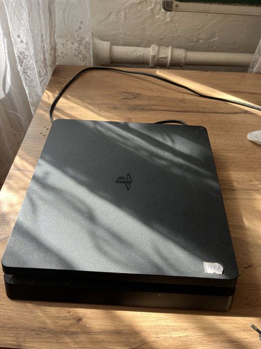 Playstation 4 slim