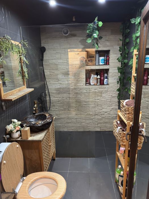 Apartament in zona centrala VAND 65.000€