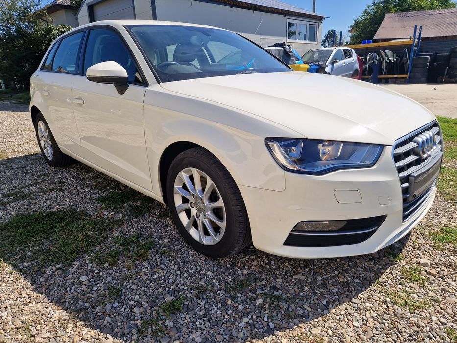 Piese caroserie mecanica Audi A3 8V 2012  2016 1.6 tdi CRKB dezmembrez