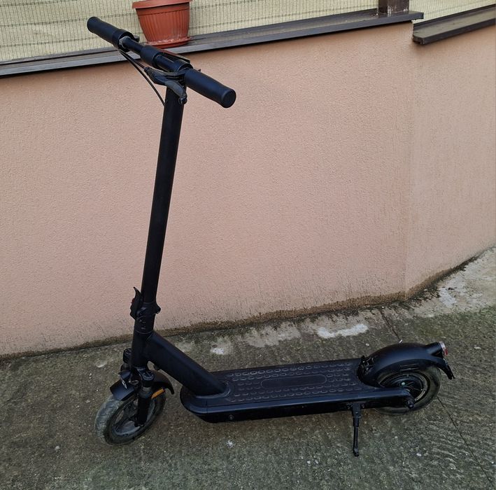 Trotinetă electrică 250W | 25 km/h | Încărcător inclus