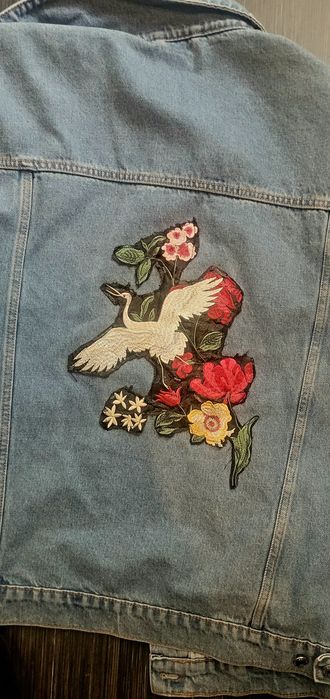 Модерно дамско дънково яке