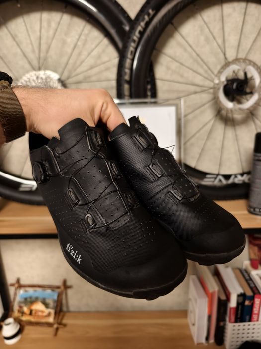 Продам велотуфли Fizik под MTB шип
