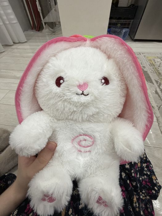 Зайчик в клубнике