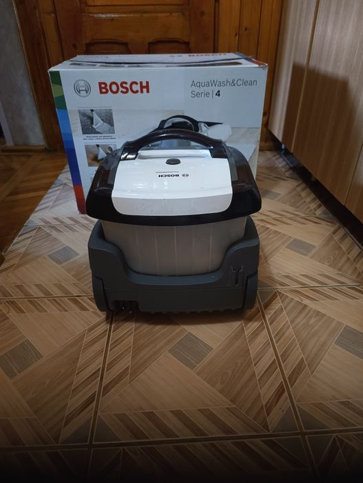 aspirator Bosch aquawash&clean serie 4