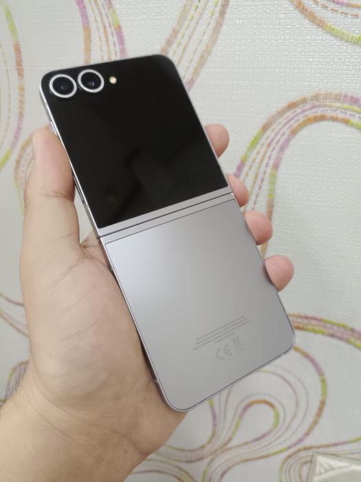 Samsung galaxy Z Flip 6 12/256 GB