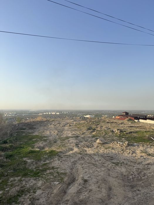 Участок с видом на город
