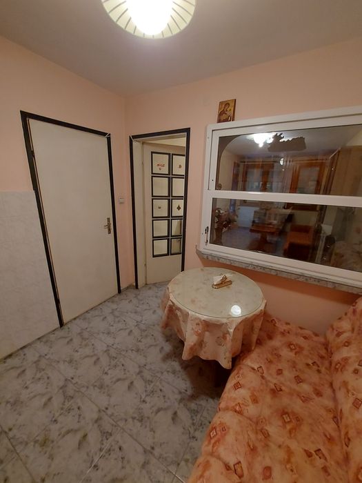 Тристаен апартамент в района на Чайка в град Стара Загора