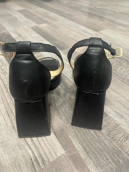 Сандали 38 номер