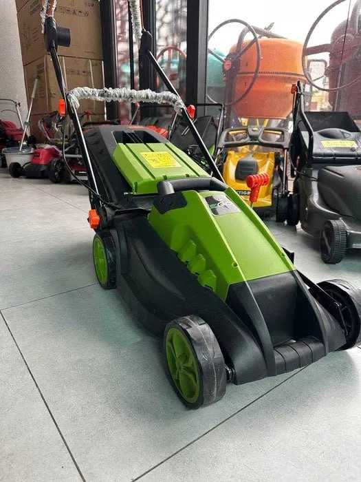 Электрическая газонокосилка EGO 38см