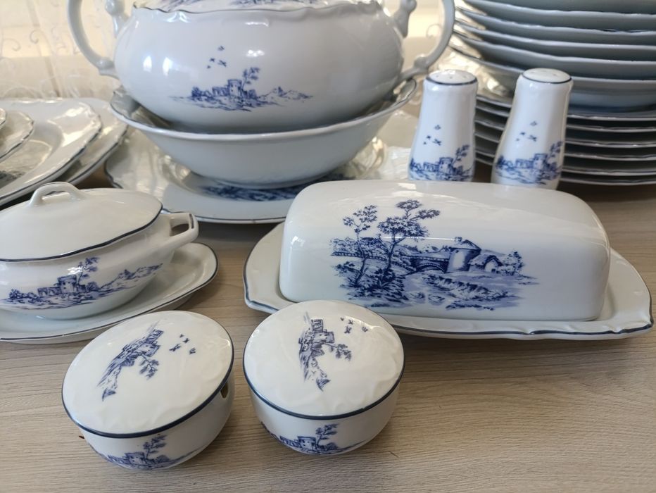 Сервиз столовый. Винтажный