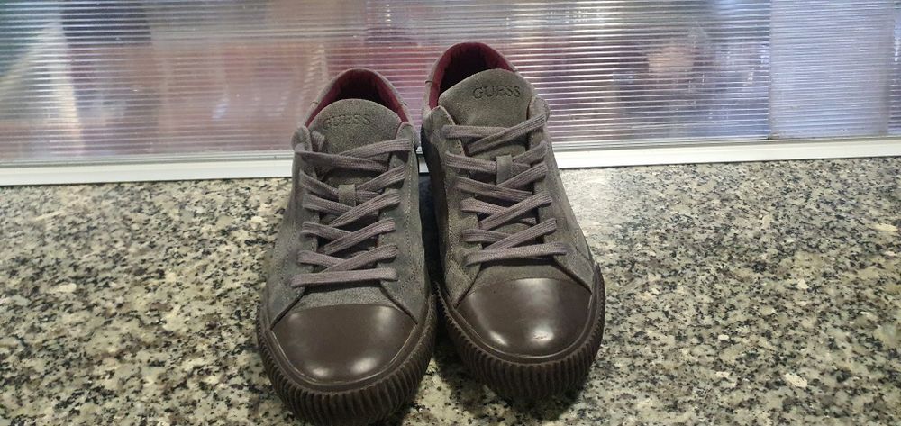 Маратонки: GUESS: 43номер