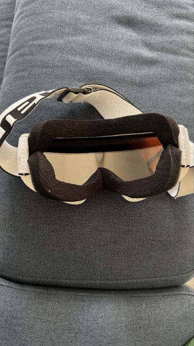 Дамска каска за ски Uvex, 51-55 + очила