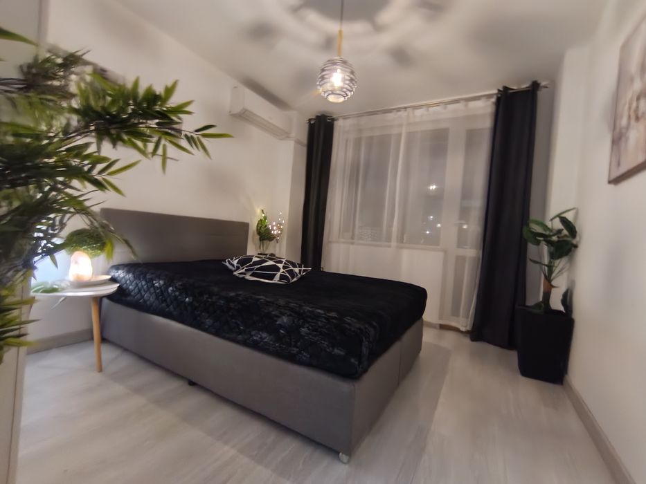 СОБСТВЕНИК продава 3 -стаен, тухлен апартамент кв. Чайка