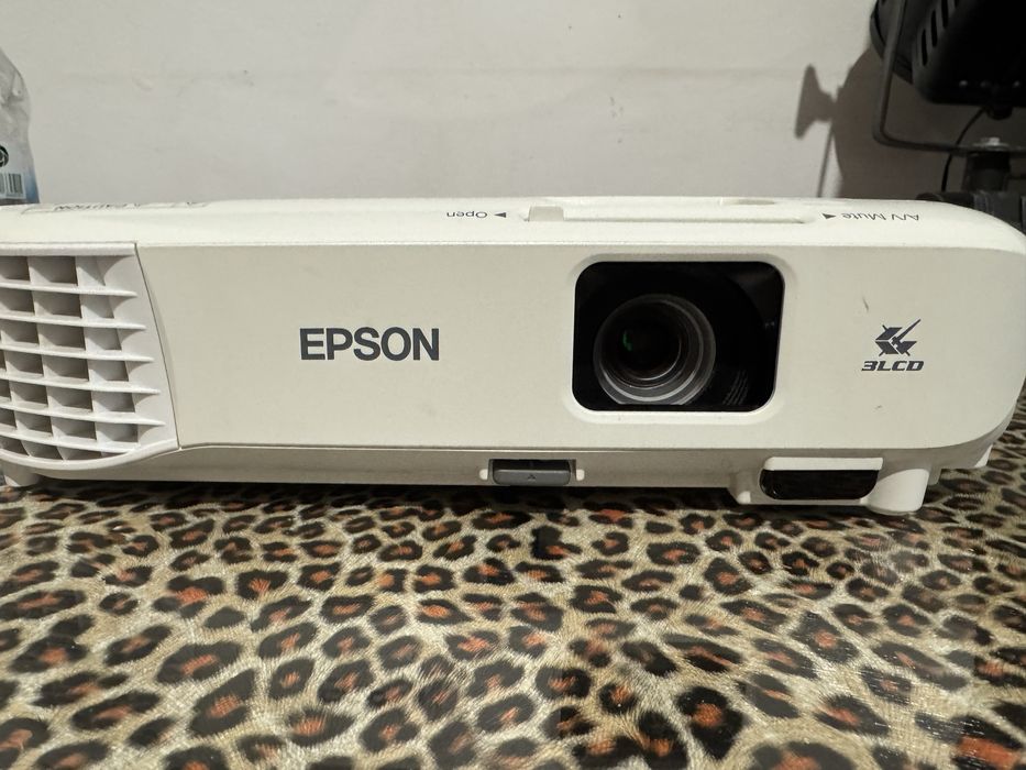 Proiector Epson cu calitate foarte buna a imaginii