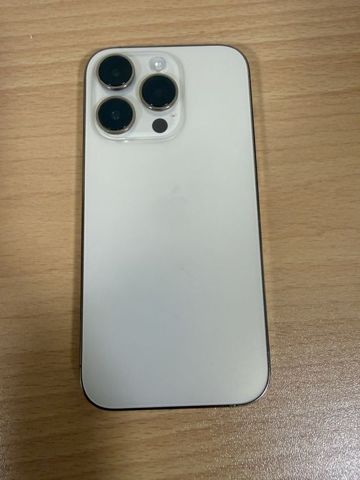 Много запазен Iphone 14 Pro 128 Gold