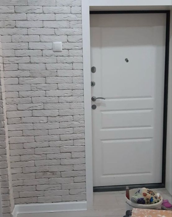 Установка дверей и кафеля