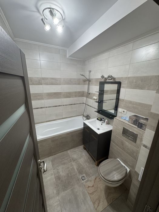 Proprietar, Vand apartament 2 camere,parcare inclusa , gata de mutare