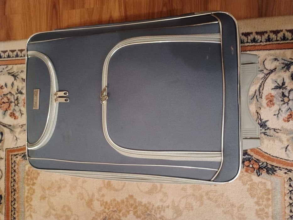 Куфар на колела за път и туризъм