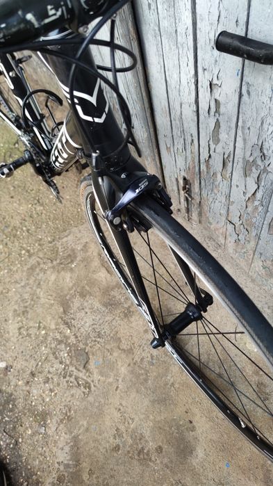 Шосеен велосипед Felt f75