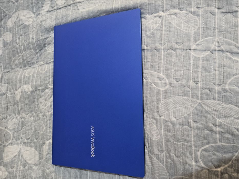 Ноутбук сатылады