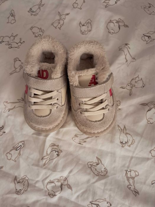 Детские верхние вещи продам