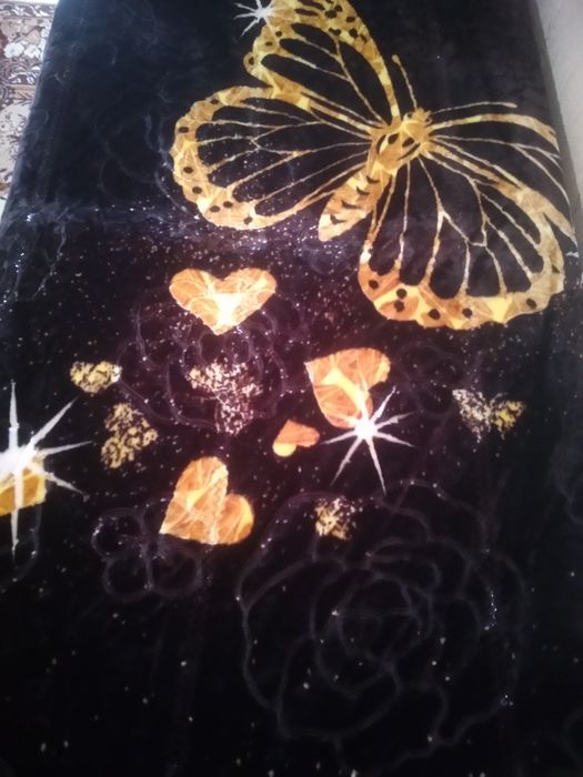 Пледы новые двусторонние односпальные