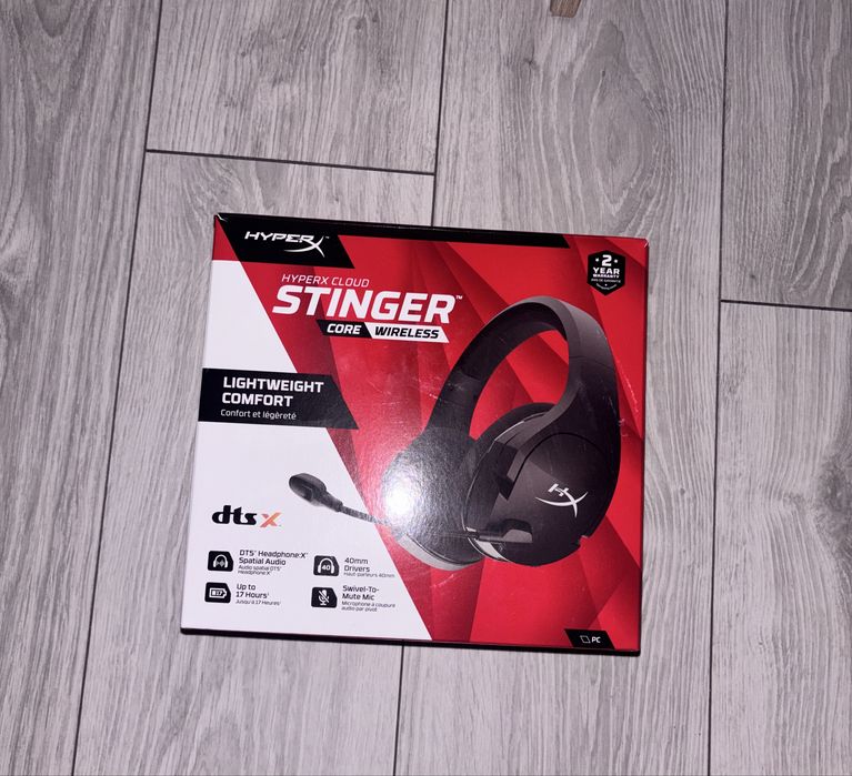 Casti HyperX ca noi