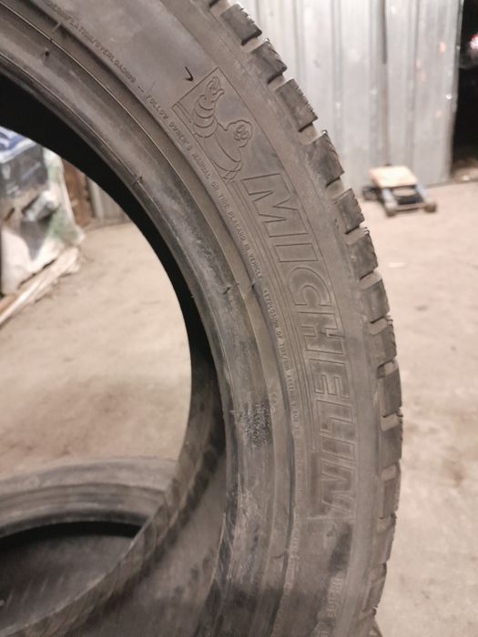 Продам пару резин MICHELIN 275 40 р19