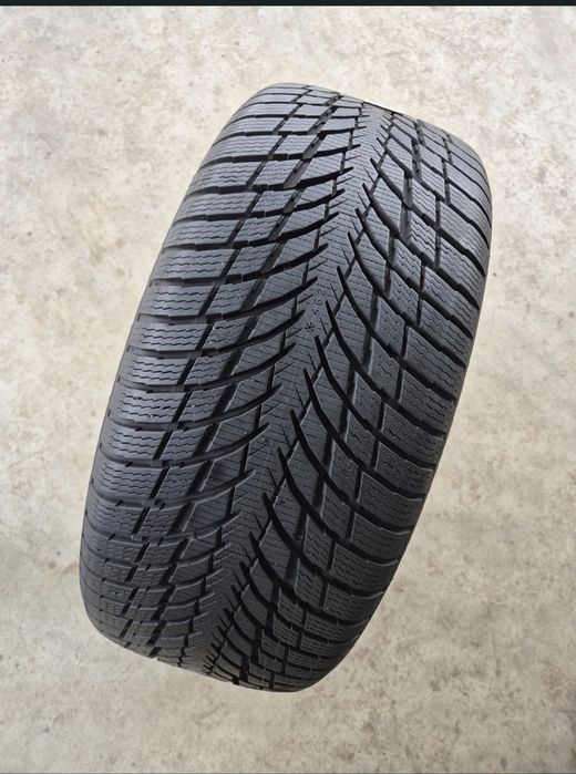 O bucată 245/45 R18 M+S iarnă - una Goodyear Michelin Nokian Nexen