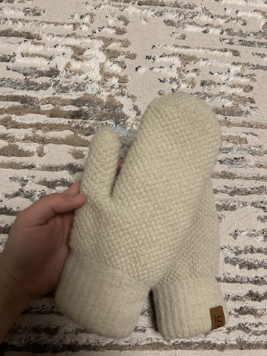 Варежки женский