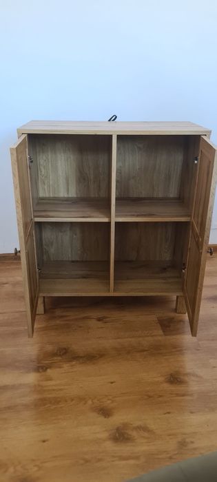 Comodă / Dulap cu 2 Uși Stil IKEA Skals – Nuanță Stejar Natur, ca Nou