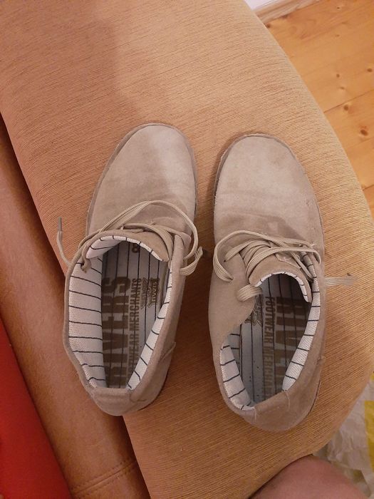 Vand ghete din piele intoarsa!