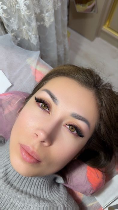 Наращивание ресниц, опытный мастер.