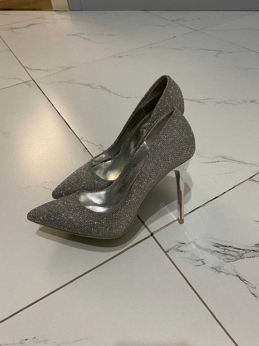 Продам женские туфли