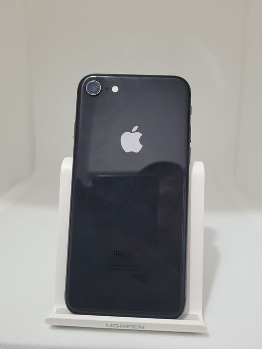 Ipfone 8 - 64gb in stare foarte buna