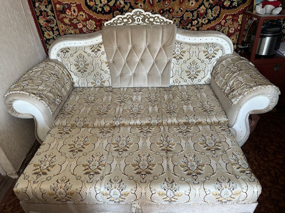 Продам два хороших дивана