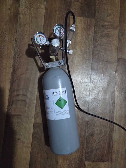 Butelie co2  in stare bună