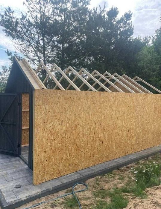 Vând foișoare și magazii