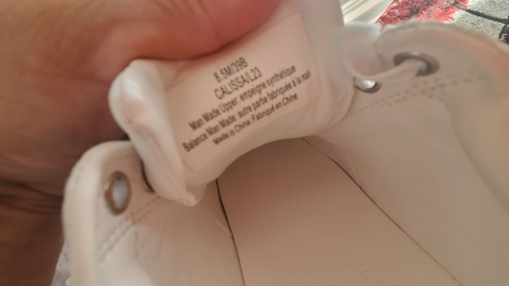 Karl Lagerfeld femei noi