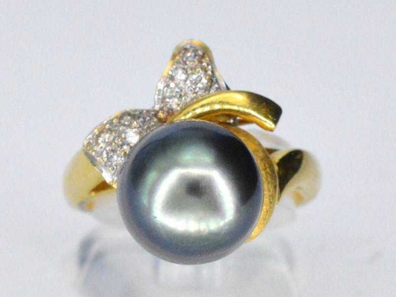 Inel cu diamnate si perla 18K